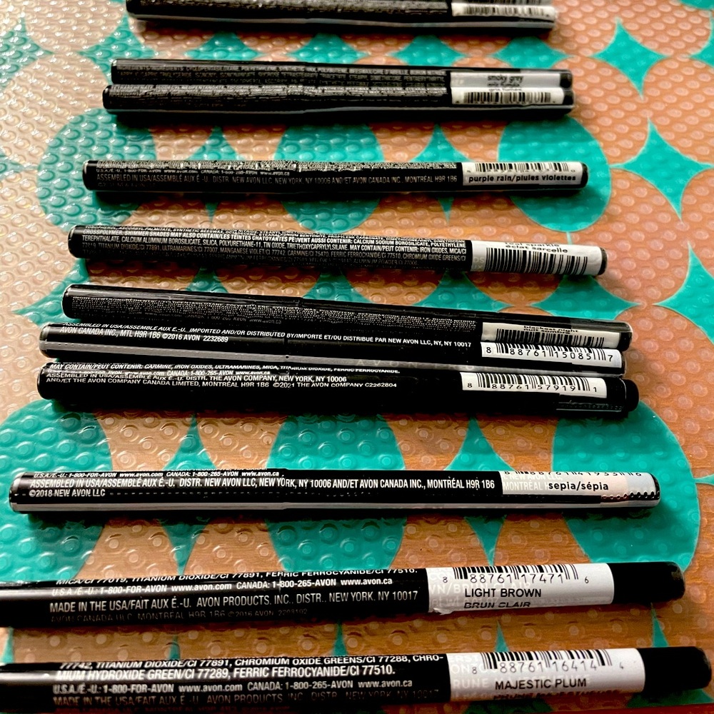 Brand New. 3 for $12.00.Avon Glimmersticks Diamond Eyeliner. 👁